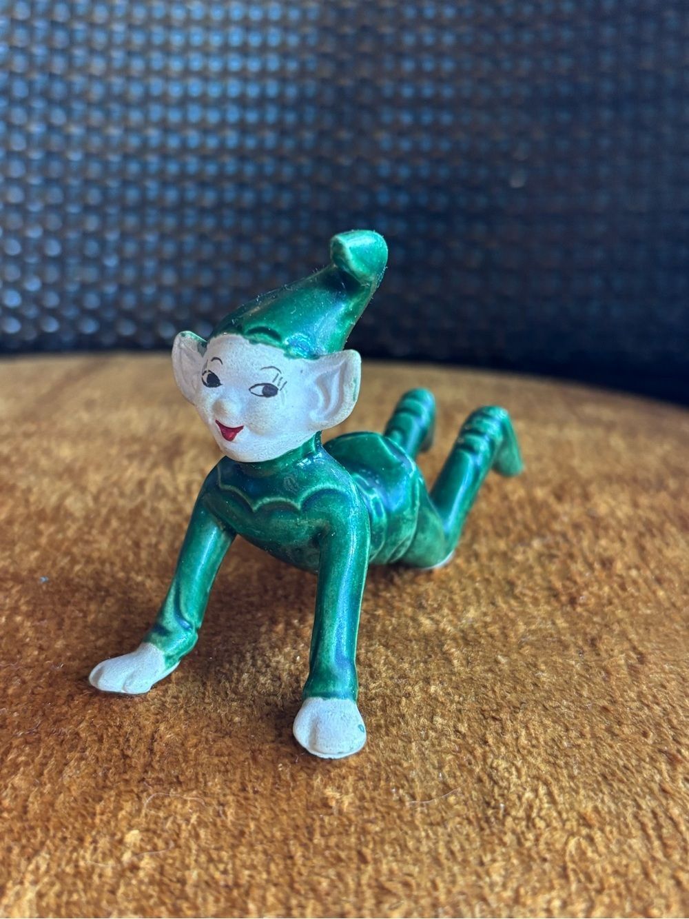 Vintage Ceramic Pixie Elf Figurines Set of 2 Red & Green Christmas Elves MCM - Picture 6 of 9